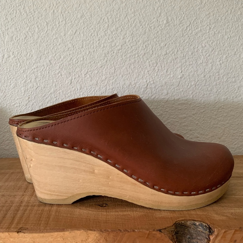 No. 6 New School Clog